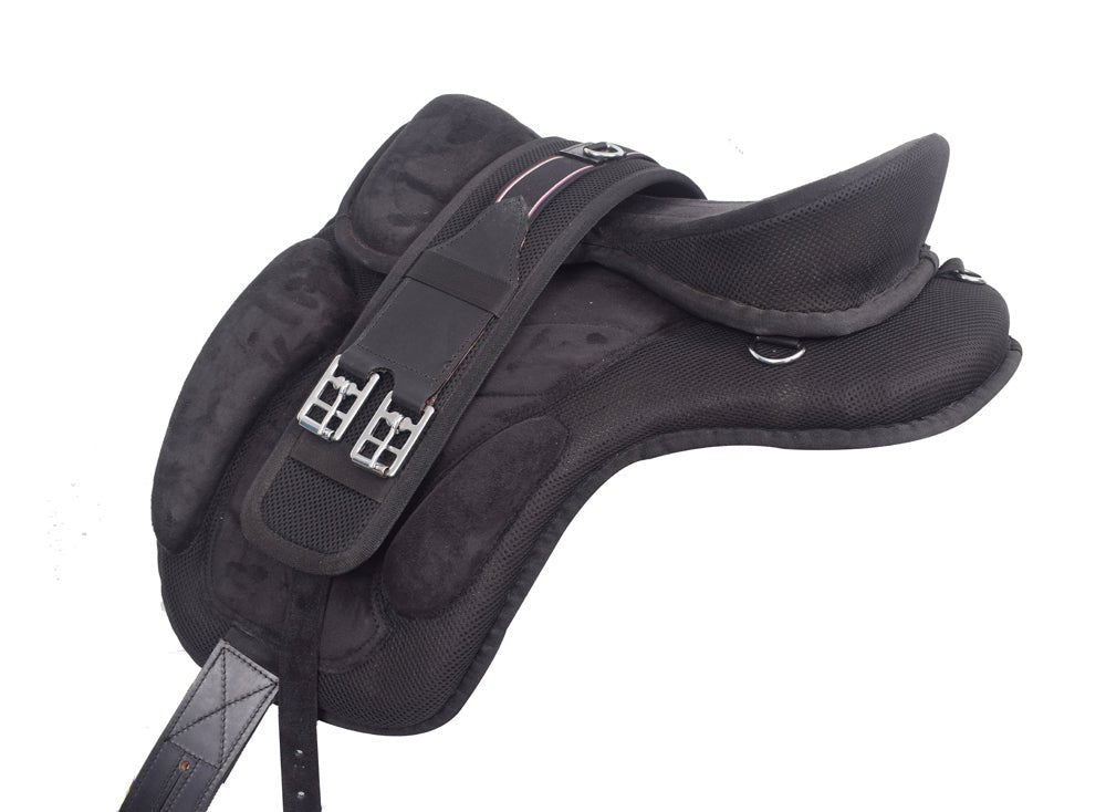 Freemax Treeless Synthetic Horse Saddle, Size 18"